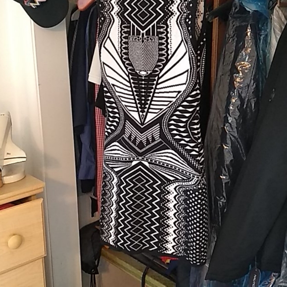 Hera Collection Black & White Patterned Dress - Picture 4 of 9